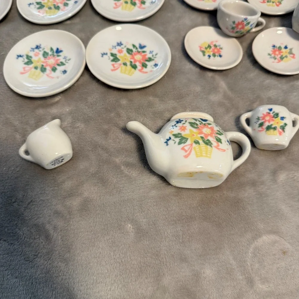Vintage Miniature Floral‎ Tea Set 35 Pieces Cottagecore Display